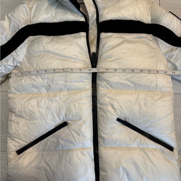 Kendall and Kylie Winter Coat Puffer Jacket - Picture 9 of 12